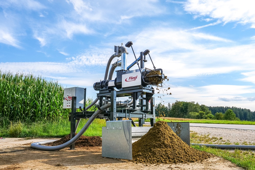 Op vraag van klanten heeft Fliegl nu een compacte mestscheider ontwikkeld als “plug & play” principe.