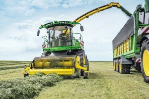 John Deere-veldhakselaars uitgebreid met meer vermogen en verwerkingscapaciteit