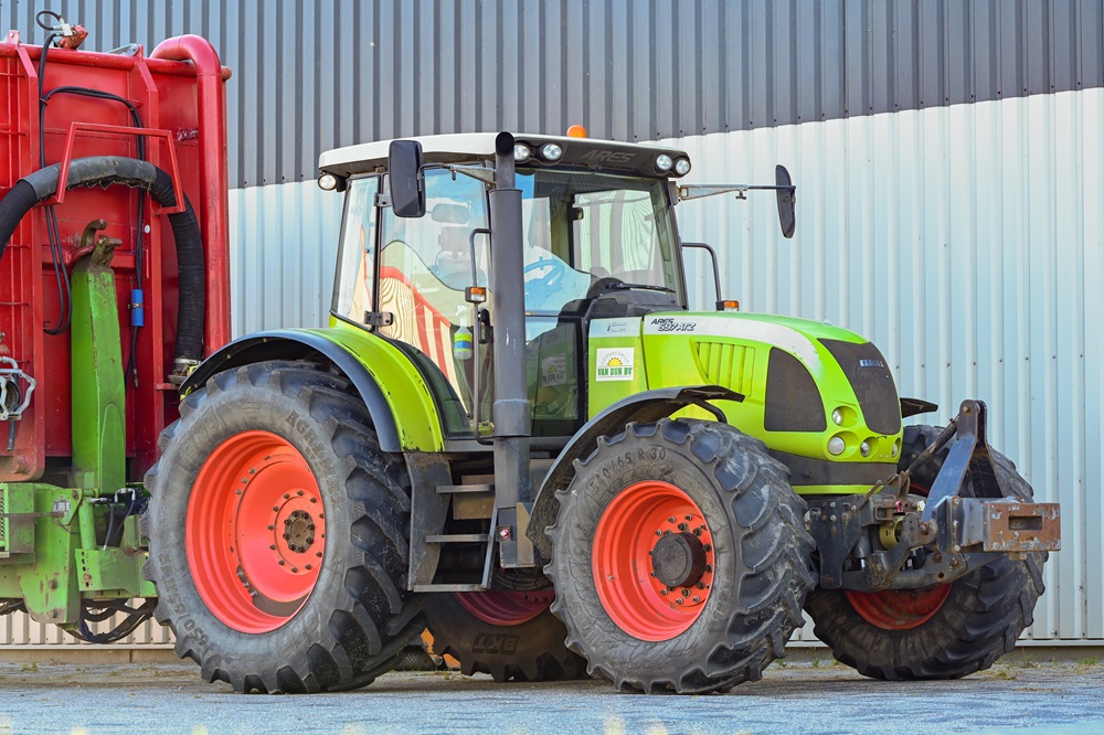 Claas Ares effent op pad voor opvolger