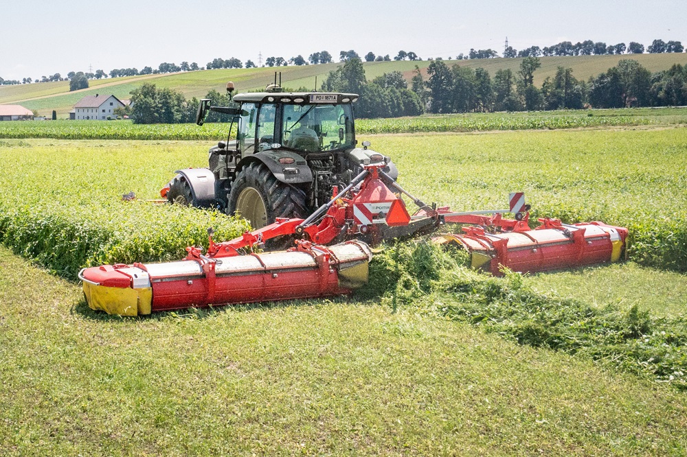 Maaien op zwad zonder kneuzers bij Pöttinger